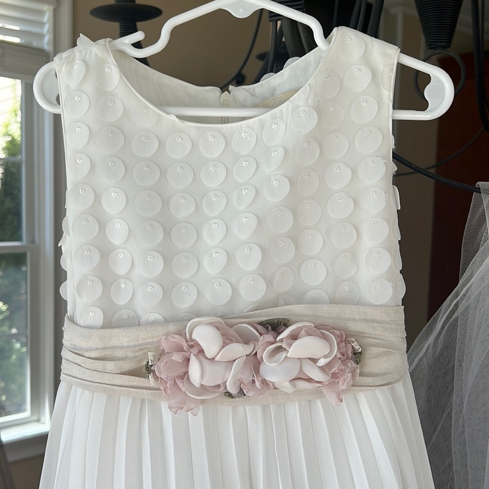 Formal off white girls dress. Perfect for a communion - wedding - flower girl